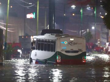 No se desbordó canal, fue corriente de agua que bajó de Sierra de Guadalupe: edil de Ecatepec