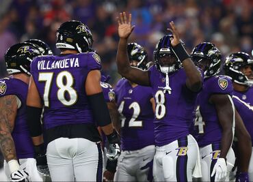 Ravens remontan y vencen a los Chiefs en emocionante partido de NFL