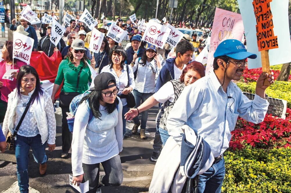 La AmCham dijo que el aumento de la gasolina debía hacerse porque el gobierno necesitaba reducir el déficit fiscal (CRISTOPHER ROGEL. EL UNIVERSAL)