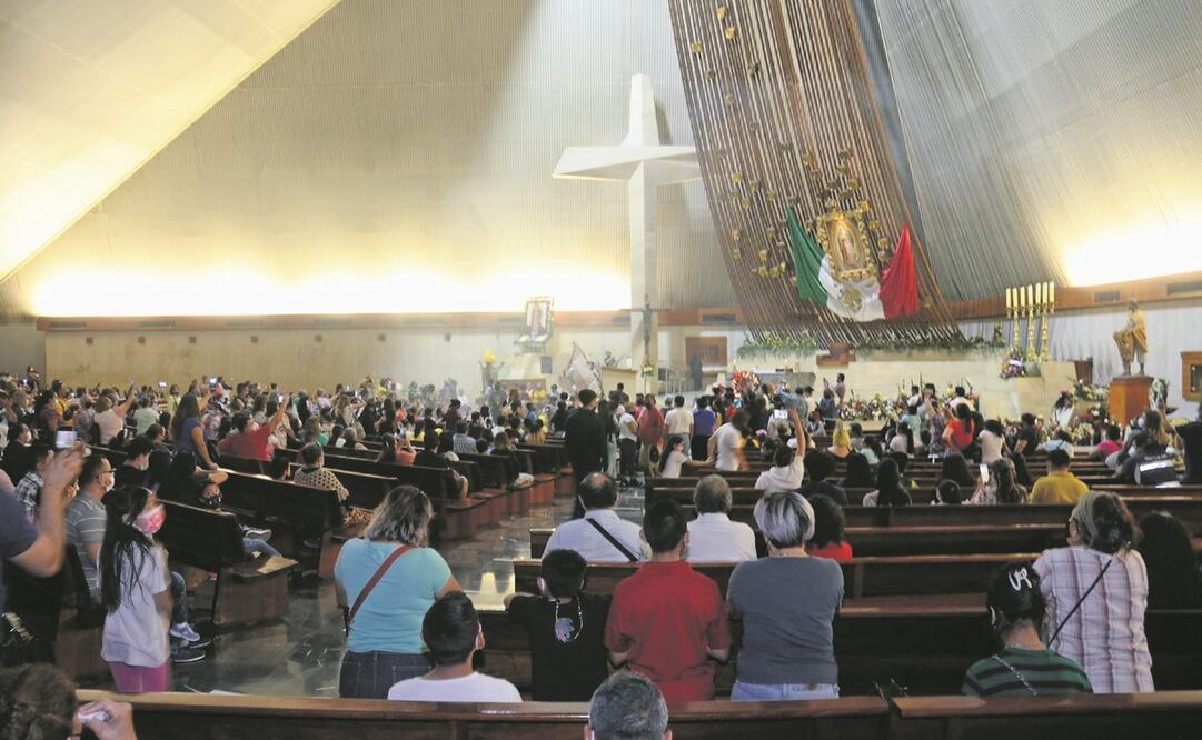 Aun con una baja en la profesión de la fe católica, miles veneran a La Guadalupana, según presbítero. Foto: EMILIO VÁSQUEZ. EL UNIVERSAL