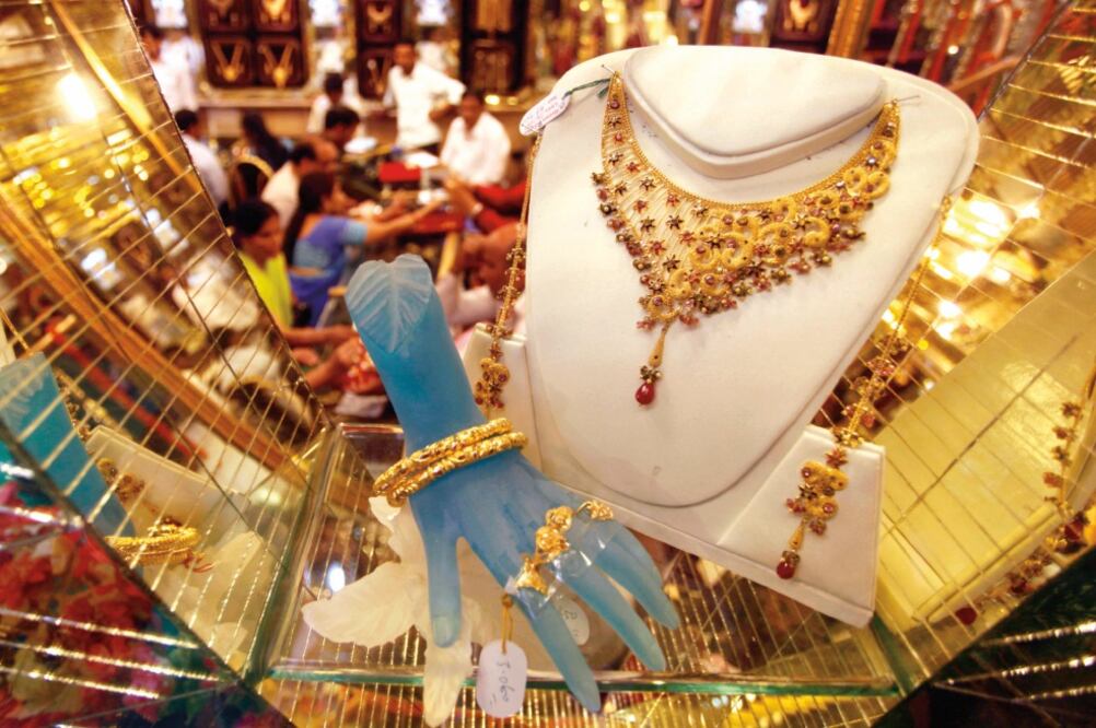 Para la adquisición de joyería de oro, la Profeco recomienda que busques establecimientos que te entreguen un comprobante que validen tu compra, además de otorgar una garantía por algún desperfecto (ARCHIVO EL UNIVERSAL)