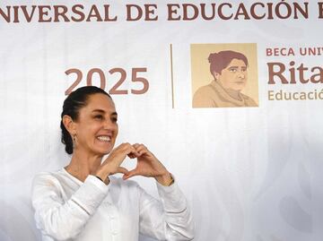 Sheinbaum acude a Veracruz a entregar tarjetas de Beca Rita Cetina; “da mucha alegría visitar a los estudiantes”, dice