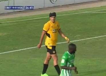 Raúl Jiménez se burla del Photoshop donde aparece pasado de peso