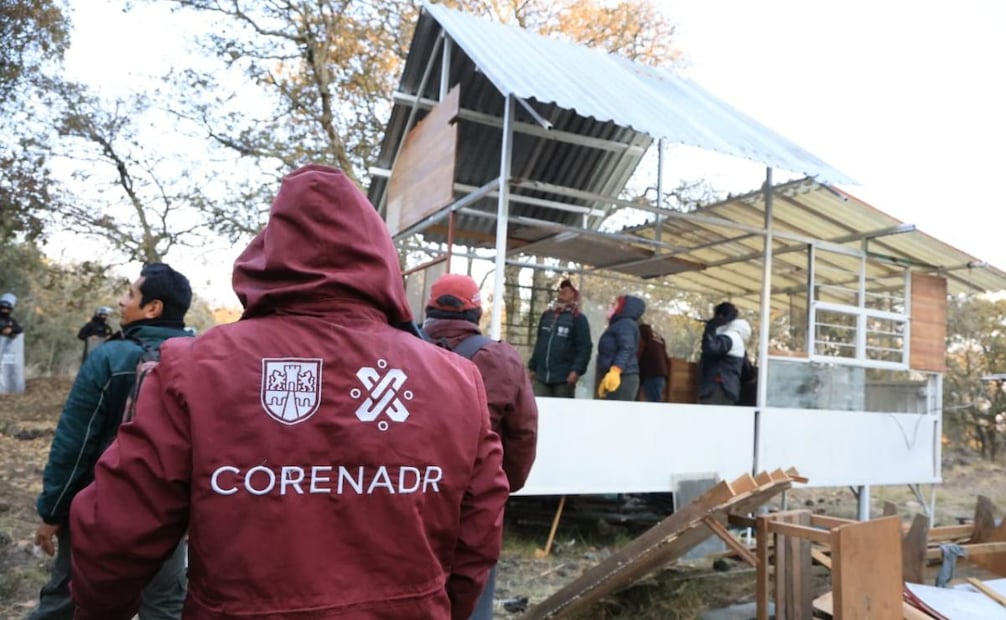 Gobierno de la CDMX realiza operativo en Atzoyotla, alcaldía Tlalpan; recuperan 34 hectáreas ocupadas ilegalmente.
Foto: Especial.