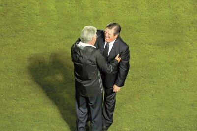 El "Tuca" sabe cómo fumigar al "Piojo" Herrera