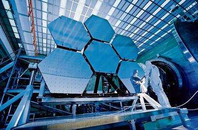 Considera NASA renombrar telescopio James Webb por discriminación LGBT+