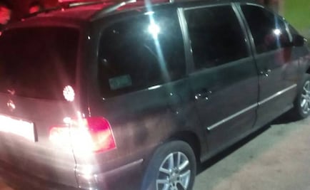 Hallan 3 cuerpos en vehículo abandonado en Chalco