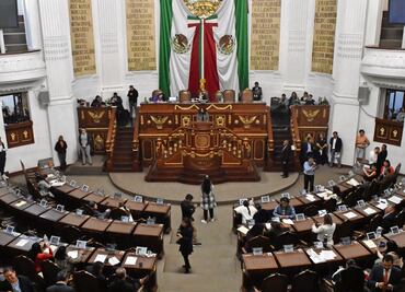 Congreso aprueba las licencias de tres alcaldes