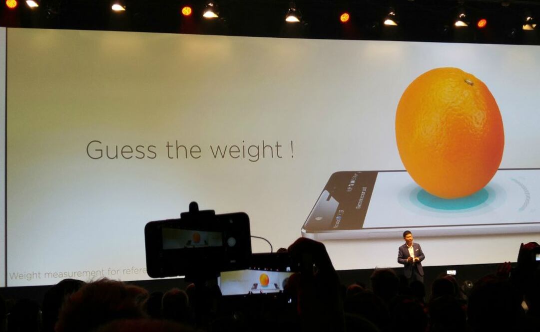 La principal aportación de este aparato es la "tecnología de toque con presión" que logra que, al apretar, se activen ciertas funciones, como el aumento de tamaño en una imagen o una galería de fotos