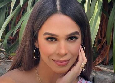 Biby Gaytán celebra 51 años y parece ¡la hermana de sus hijos!