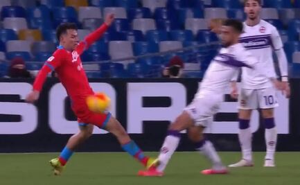 'Chucky’ Lozano comete una "falta criminal" y es expulsado ante la Fiorentina