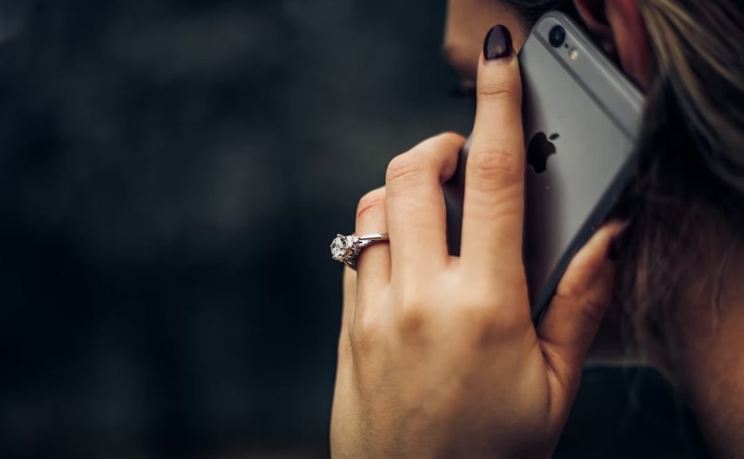 ¿Respondiste la llamada de un número desconocido? Evita decir estos 2 datos. Imagen: Unsplash