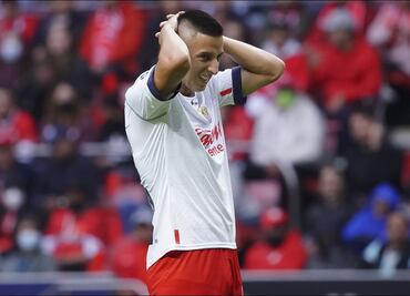 Roberto 'Piojo' Alvarado fue el jugador de Chivas que lanzó el explosivo a la prensa; ya pidió disculpas