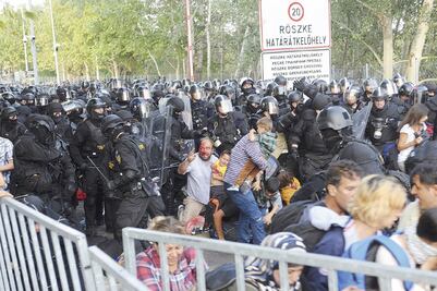 Hungría reprime una protesta de migrantes