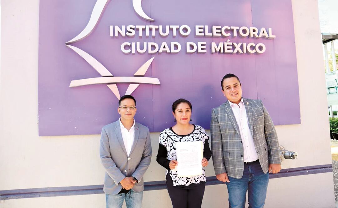 El diputado Janecarlo Lo-zano (der.) acudió ante el IECM a pedir se indague a la alcaldesa Sandra Cuevas. Foto: Tomada de Twitter