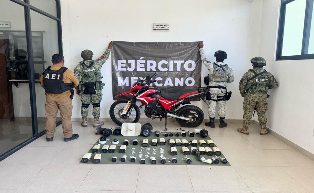 Retiran más de 40 cámaras de vigilancia en Santa Cruz Huatulco; aseguran drogas y motocicleta en operativo contra el crimen organizado. Foto: Especial