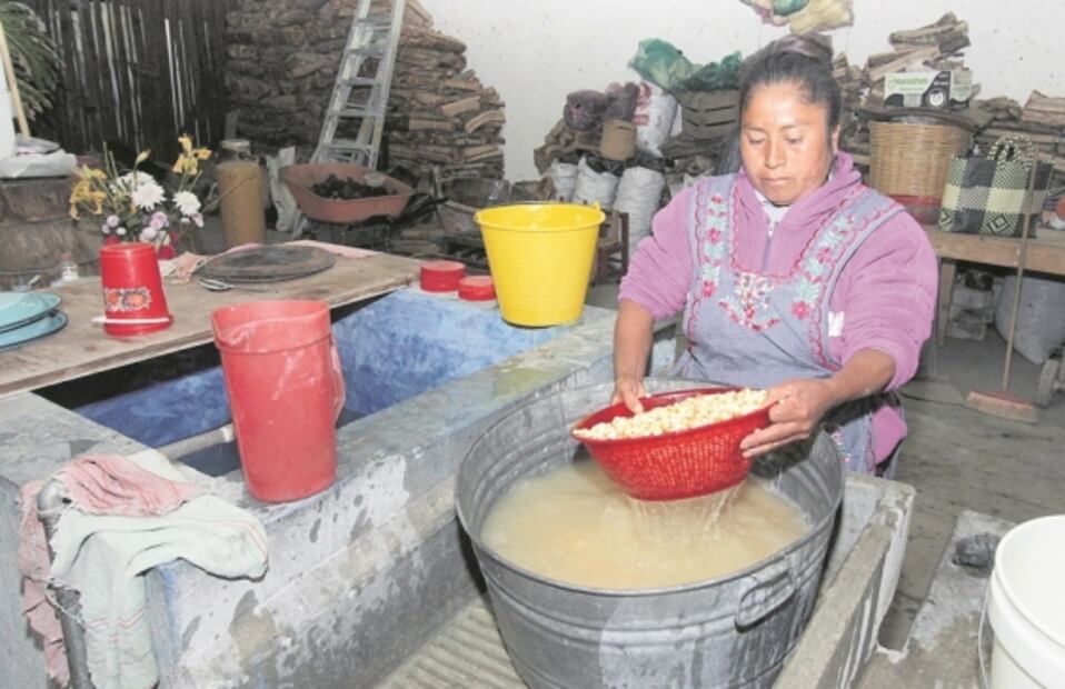 Herencia de cal: las madres poblanas del nixtamal