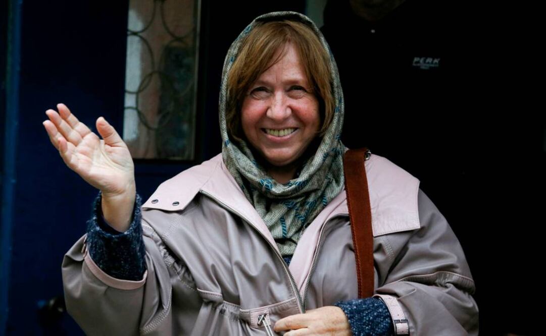 La escritora ha reconocido su antipatía hacia Lukashenko, al que considera un dirigente "totalitario". (FOTO: AP)