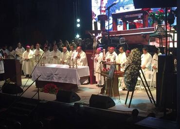 Miles dan el último adiós a Juan Gabriel en Juárez