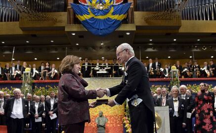 Svetlana Alexievich recibe el Nobel de Literatura