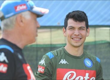 Carlo Ancelotti llenó de elogios a Hirving Lozano