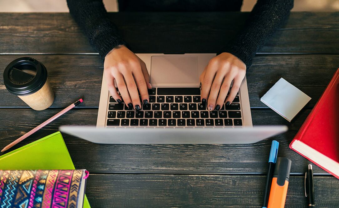 SEP lanza convocatoria para estudiar la universidad a distancia. Foto: Especial