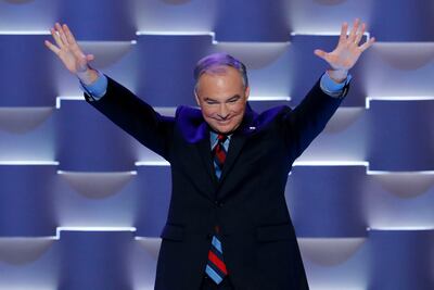 "Sí se puede", dice Kaine en español al aceptar nominación