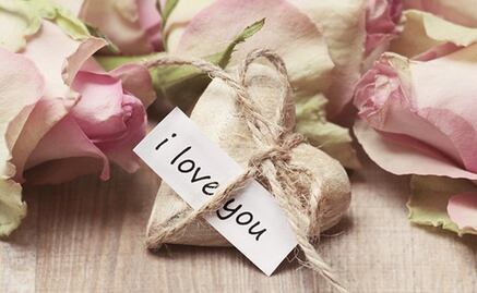 ¿Sin dinero para regalos? 10 frases para felicitar a mamá este 10 de mayo