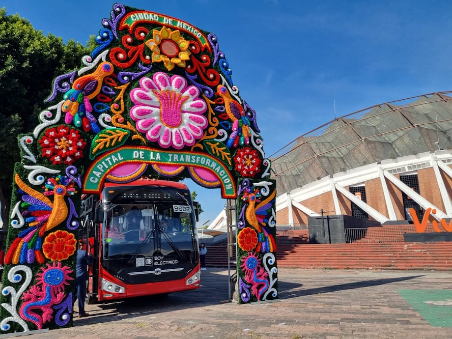 Metrobús estrena 26 autobuses eléctricos