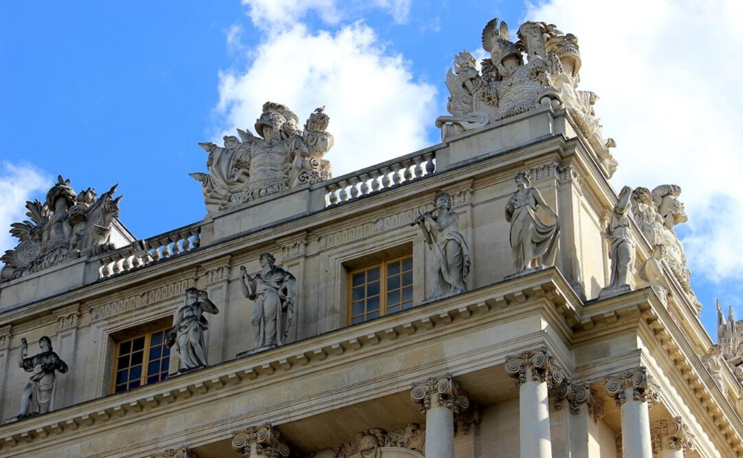 El objetivo de la visita mediante esta tecnología, en la que han trabajado quince conservadores, es acercar Versalles a un público que no tiene fácil acceso al Palacio