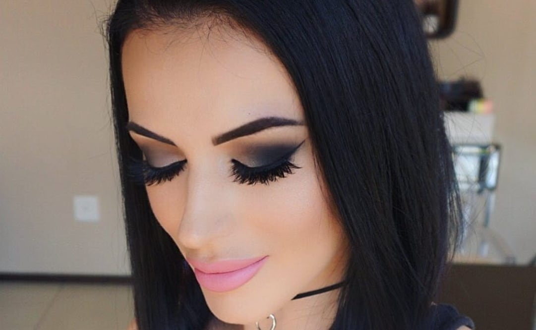 Con estos consejos, lograrás hacer un 'smokey eye' en cinco minutos. Foto: Instagram maya_mia_y