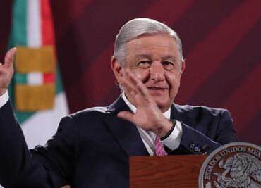 AMLO dice que acatará medidas del INE tras llamar a votar por su partido en la mañanera