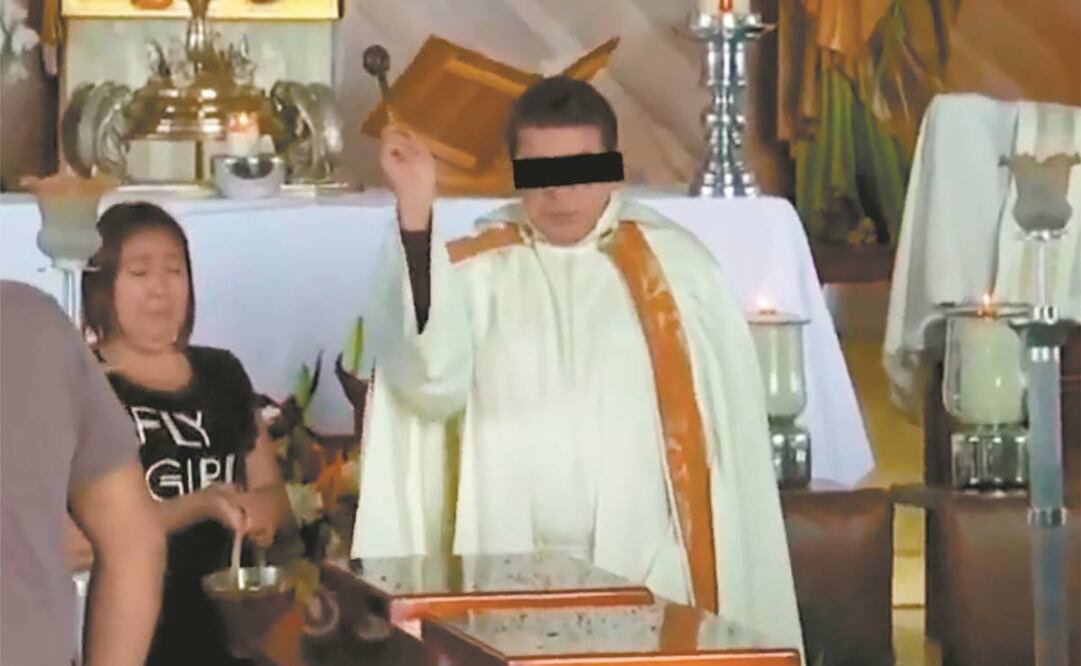 El propio sacerdote Francisco Javier Bautista Ávalos ofició la misa por el eterno descanso de Leonardo Avendaño. Foto: Archivo/ El Universal.