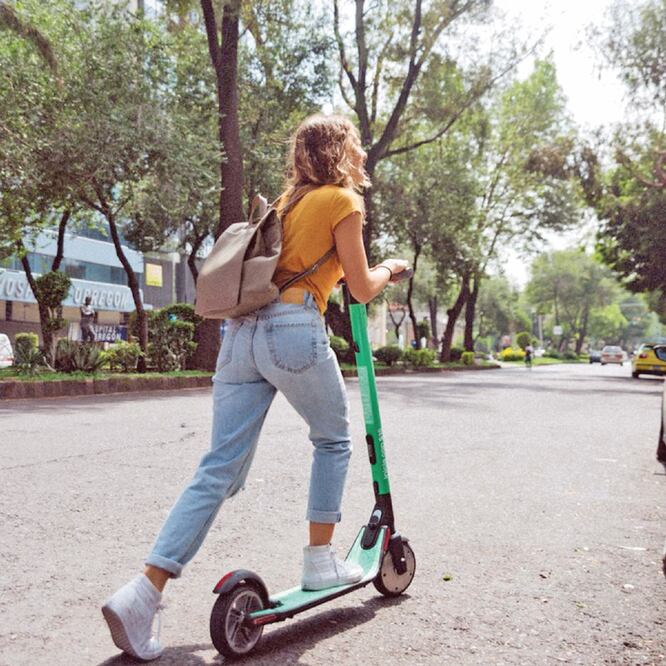 Movilidad. Los monopatines operan desde hace varias semanas, principalmente en Reforma y zonas como Polanco. Foto: ESPECIAL