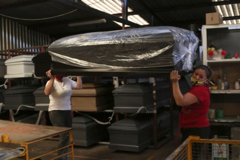 Arribo de vacunas, compras para la cena de Navidad y clases de baile, entre las fotos de la semana
