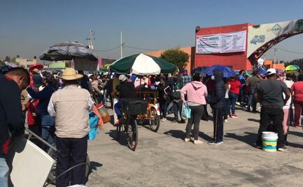 Entre ambulantes y sin sana distancia, inicia vacunación contra Covid-19 en Chimalhuacán