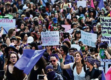 Sexual harassment and attempted kidnaps in Mexico City's Metro