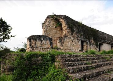 Restaurarán espacios arqueológicos de Yucatán