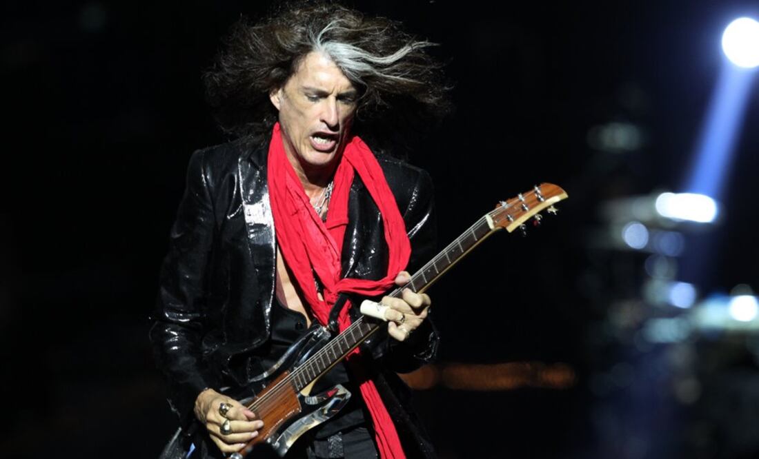 Joe Perry fue hospitalizado tras desvanecerse en un show Foto:AP