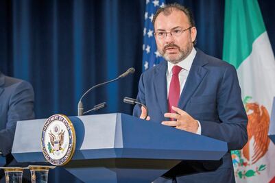 Canciller expone a "dreamers" acciones para apoyarlos en EU