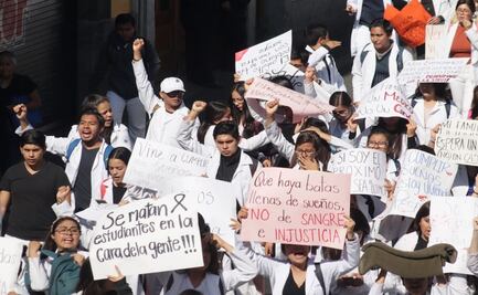 Realizan paro de labores en la facultad de Medicina de la BUAP tras asesinato de 3 estudiantes