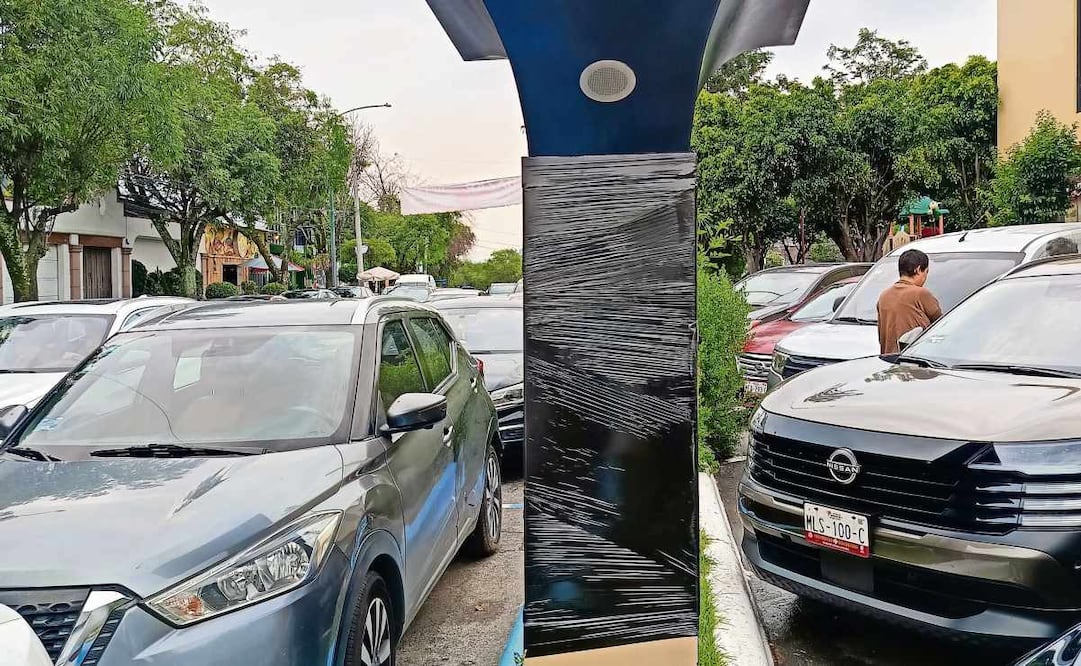 A las alcancías les envolvieron en plástico y retiraron tarifas. Foto: GISELA GONZÁLEZ. EL UNIVERSAL