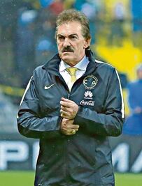 Afición azulcrema arropa al ‘Bigotón’ por su experiencia