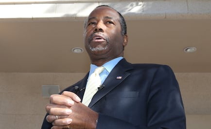 Ben Carson suspende temporalmente su campaña