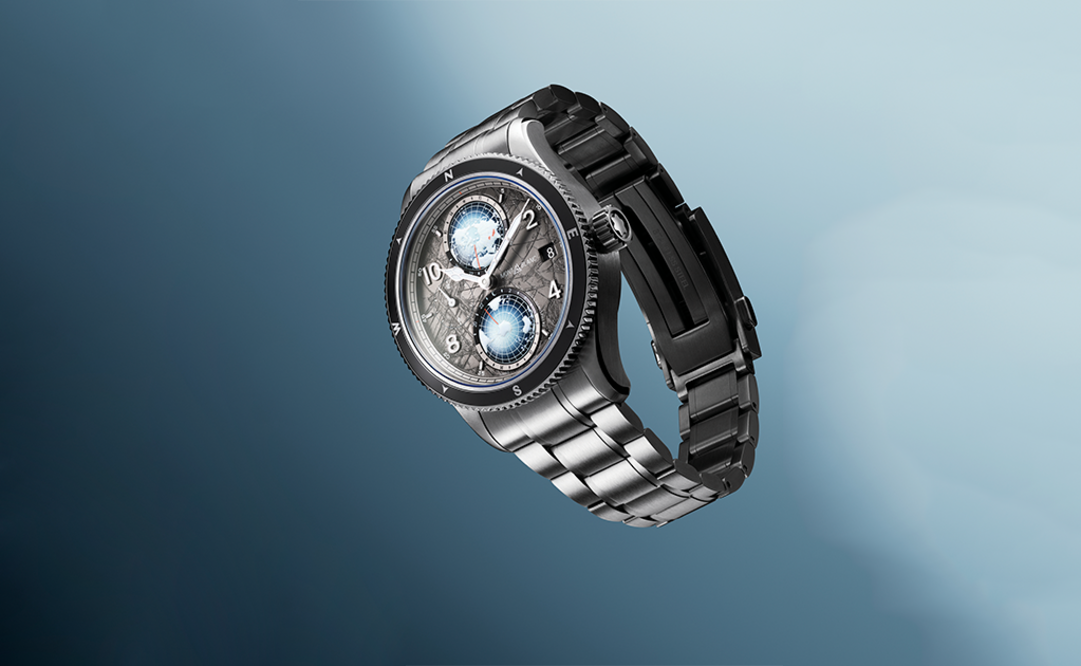 Calibre MB 29.25 automático con 42 horas de marcha. Función de zonas horarias y fecha. Caja de titanio de 42 mm sin oxígeno y hermético a 100 metros. Brazalete de titanio. El K2 en el fondo de la caja.