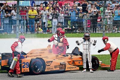 Alonso abandona en Indianápolis
