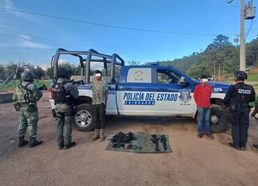 Chihuahua: detienen a dos hombres por posesión de armas exclusivas y equipo táctico en el municipio de Madera