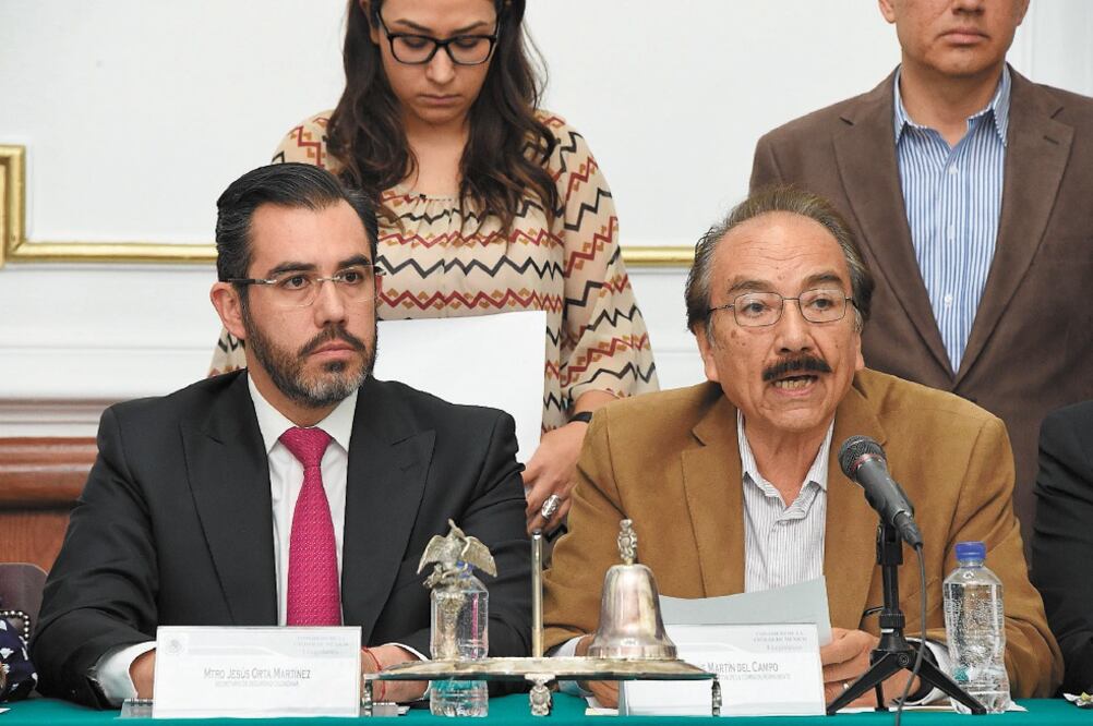 Jesús Orta Martínez (izq.) reconoció que el homicidio creció 7%, “pero fue generado por los enfrentamientos entre bandas criminales”, aseguró. Foto/ ESPECIAL