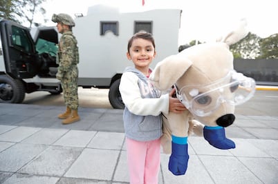 "Frida" seduce en “un Día con la Marina”