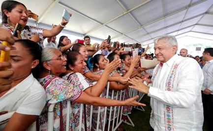 AMLO se compromete a entregar "cachitos" de la rifa del avión presidencial en Xochistlahuaca